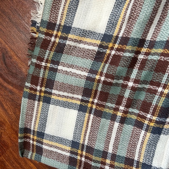 Funky Monkey Women's Plaid Blanket Scarf - Picture 4 of 4